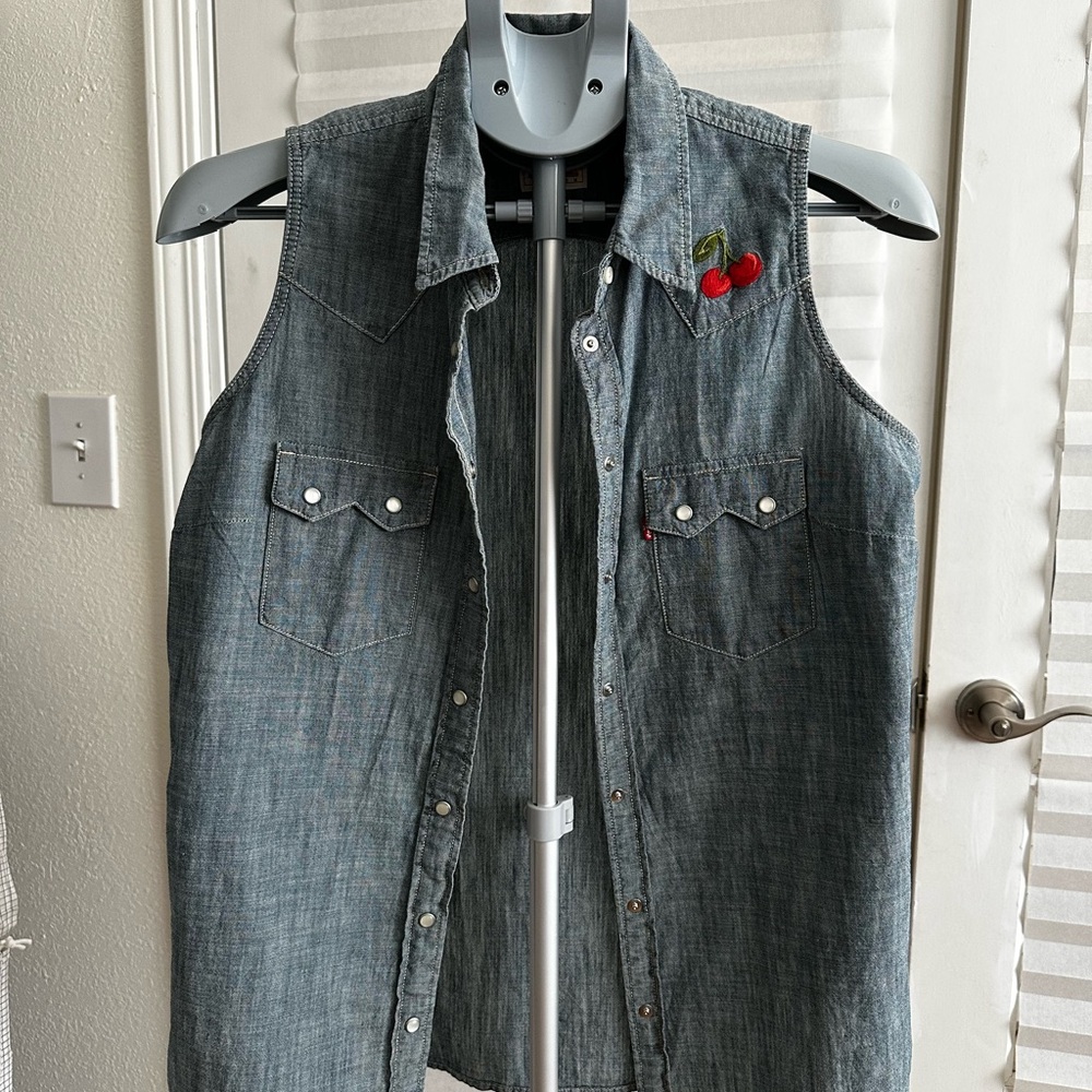 Levi's Classic Fit Denim Shirt